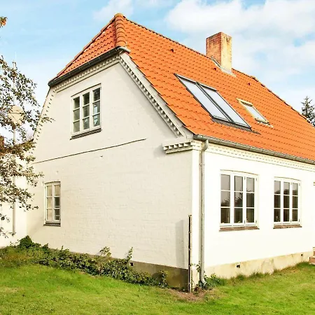 Hébergement de vacances Three-bedroom Holiday In 19 Blåvand