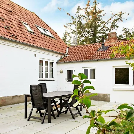 Three-bedroom Holiday In 19 Hébergement de vacances *